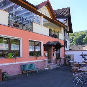 Zum Loewen Hotel